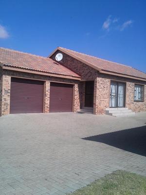 Townhouse For Rent in Bethalrand, Bethal